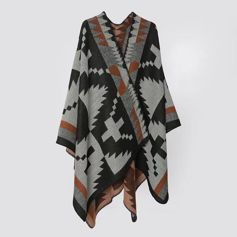 Damen Oversize-Capeponcho im Azteken-Jacquard aus weichem Wollmix mit asymmetrischem Zipfelsaum – Montévia