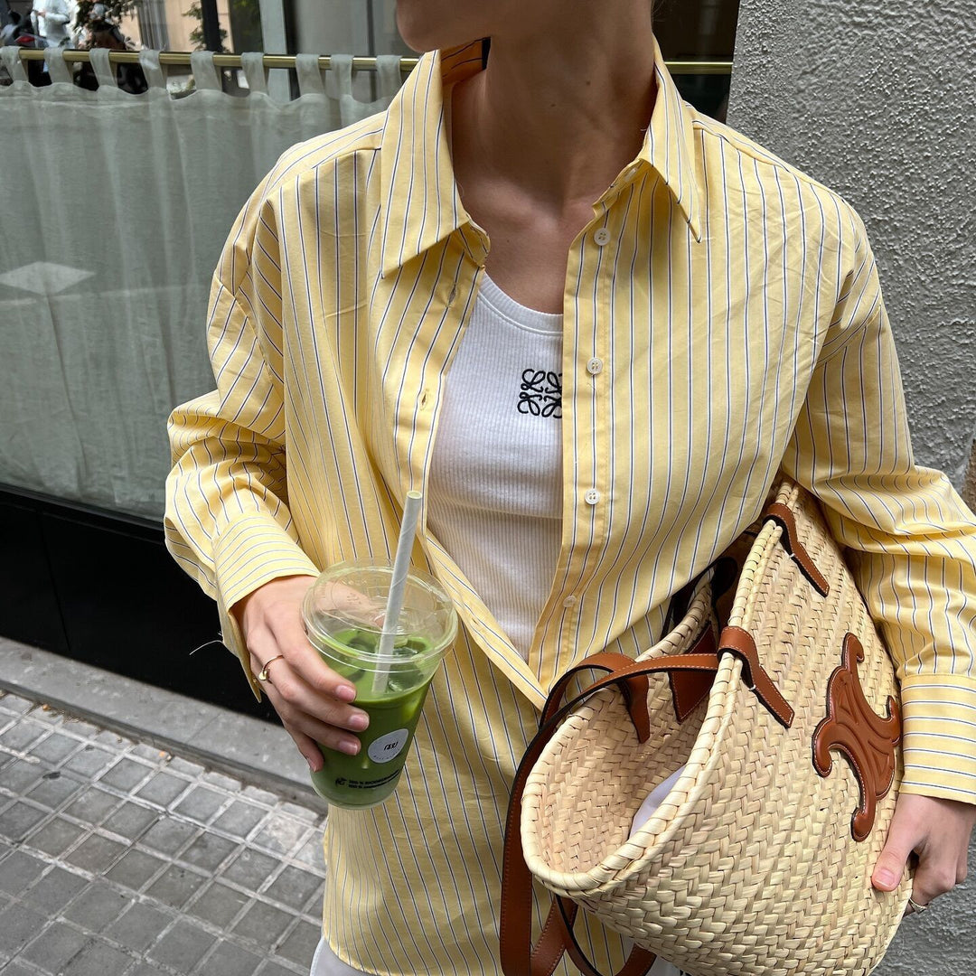 Damen nan lockere Oversize-Hemdbluse mit klassischem Kragen, durchgehender Knopfleiste und abgerundetem Saum Echo Archiv