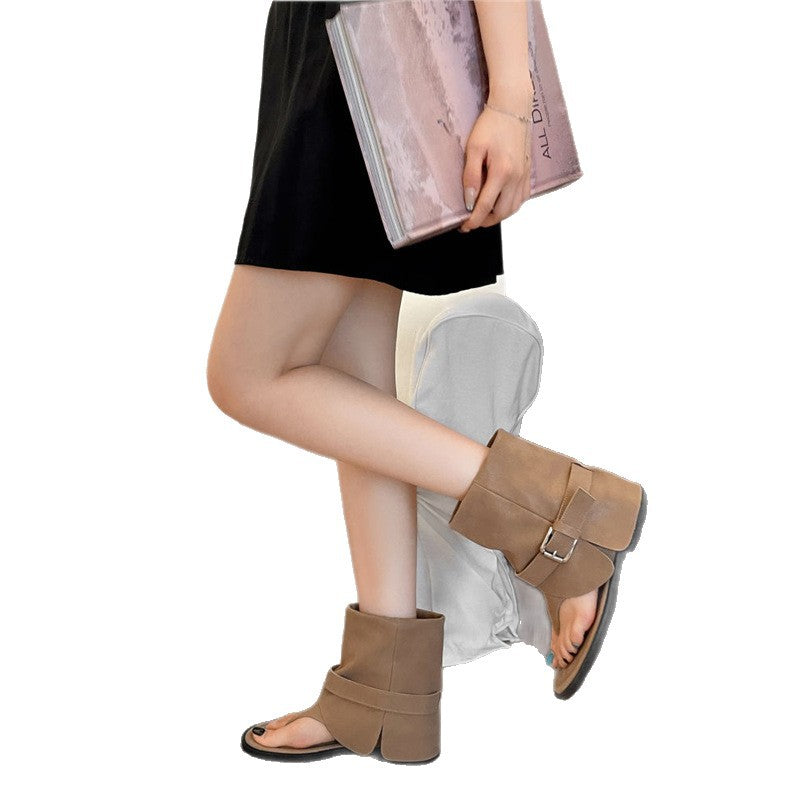 Damen Slouchy Zehenring-Mule‑Stiefel mit weitem Schaft und Ziergürtel Echo Archiv