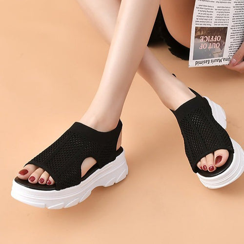 Damen nan Strick-Sandalette mit Fersenriemen, offener Zehenpartie und dämpfender Plateau-Laufsohle Echo Archiv