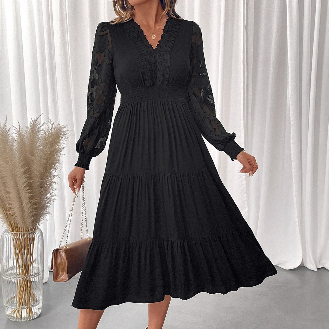 Damen Elegantes Maxikleid mit Spitzendetails Echo Archiv