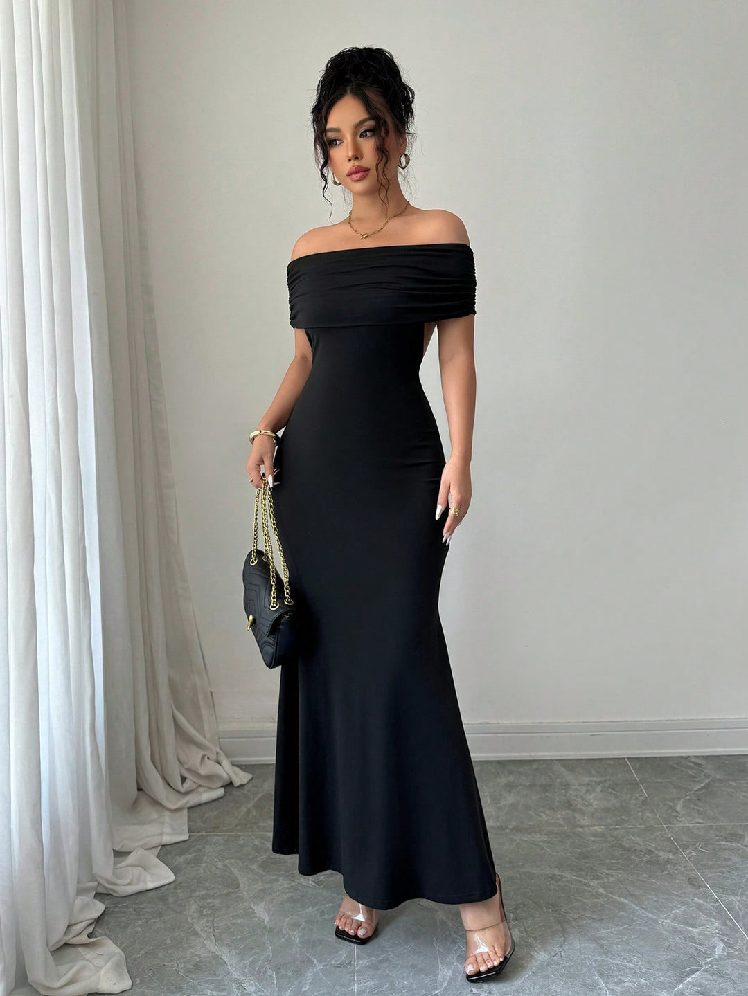 Damen Elegantes Maxikleid mit Off-Shoulder Design und dekorativer Raffung Echo Archiv