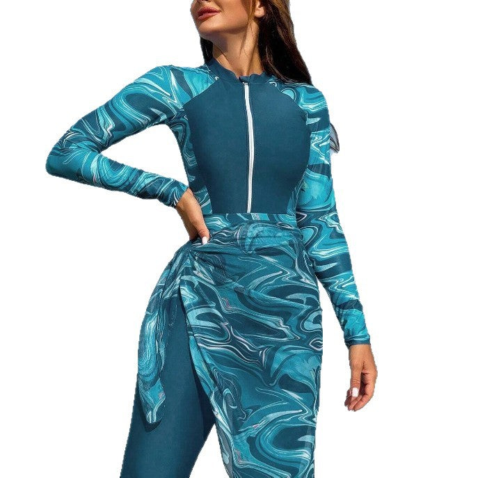 Damen Sportlicher Badeanzug mit elegantem Wickelrock Echo Archiv