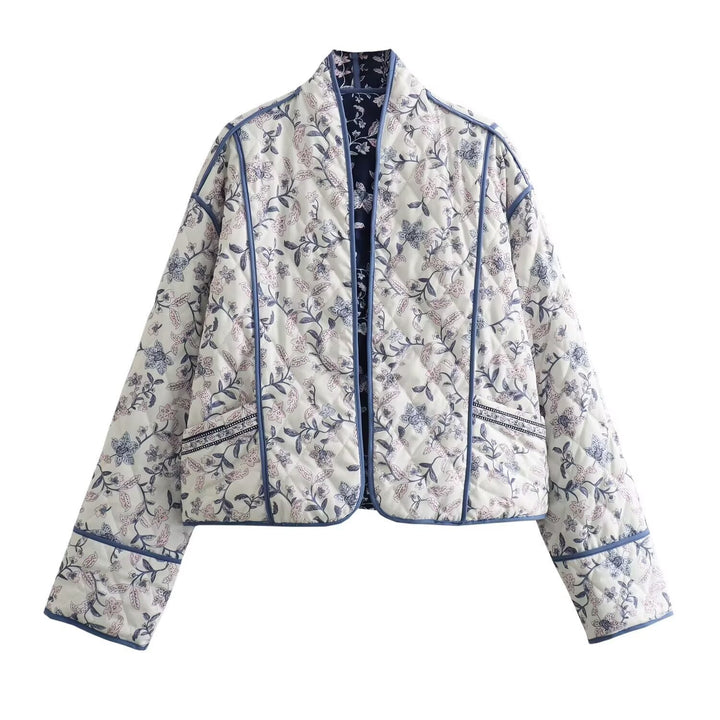 Damen gesteppte Kimono-Jacke mit floralem Allover‑Muster und kontrastierender Paspelierung Echo Archiv