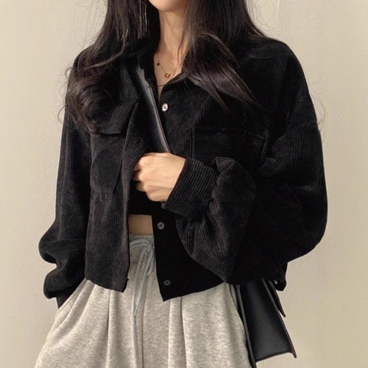Damen Kurzgeschnittene Cordjacke mit Oversize-Ärmeln und Brusttaschen – Célinea