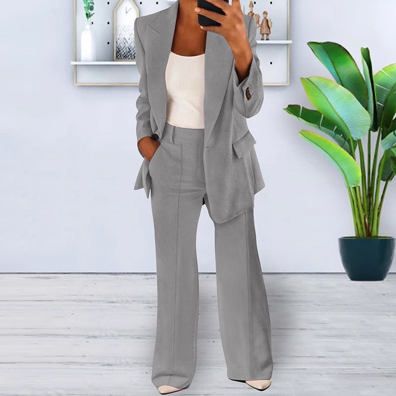 Damen nan bürotaugendes Hosenanzug Set mit weiter Hose und tailliertem Blazer Echo Archiv