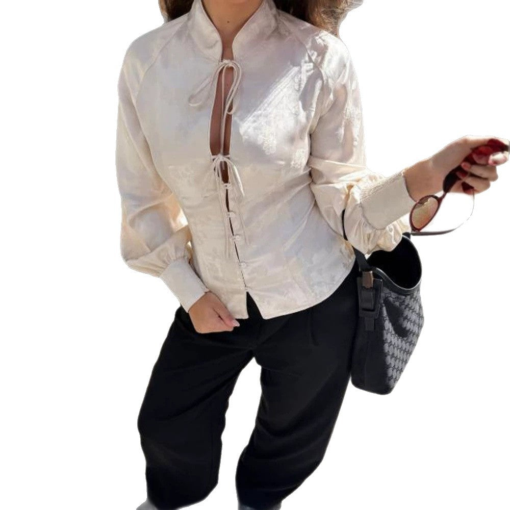 Damen Jacquard-Satin Bluse mit Stehkragen, Bindebändern und tailliertem Schößchen Echoarchiv