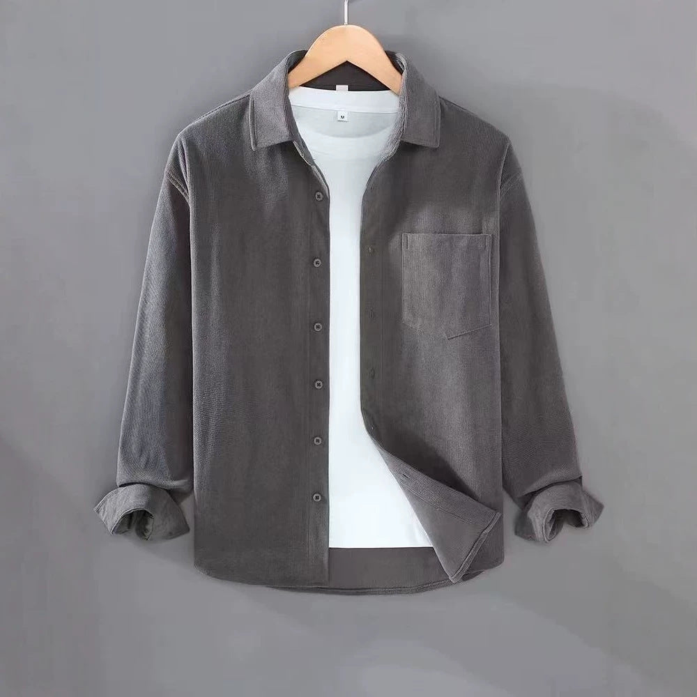 Herren Leichte Feincord-Hemdjacke mit Brusttasche und Kentkragen Echoarchiv