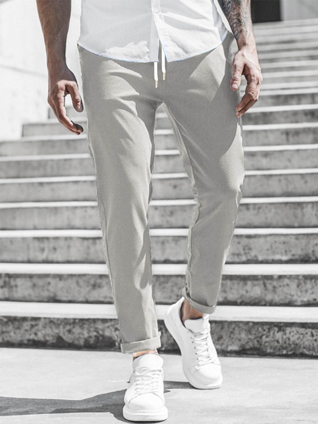 Herren Sportliche Chino-Hose mit flexiblem Bund und modernen Details Echoarchiv