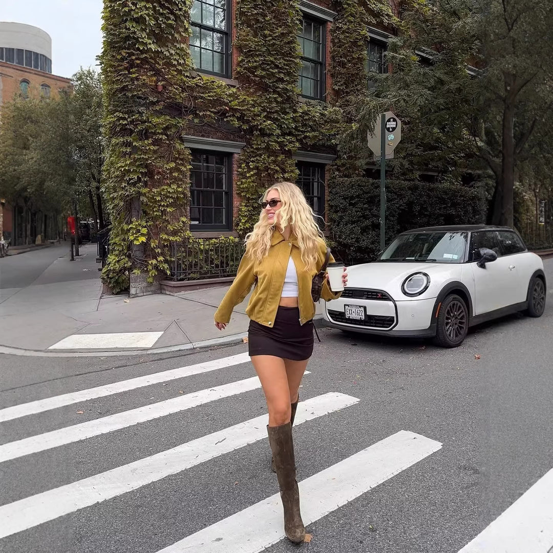 Damen Blousonjacke in Velours‑Optik mit Raglanärmeln und tailliertem Saum Echoarchiv
