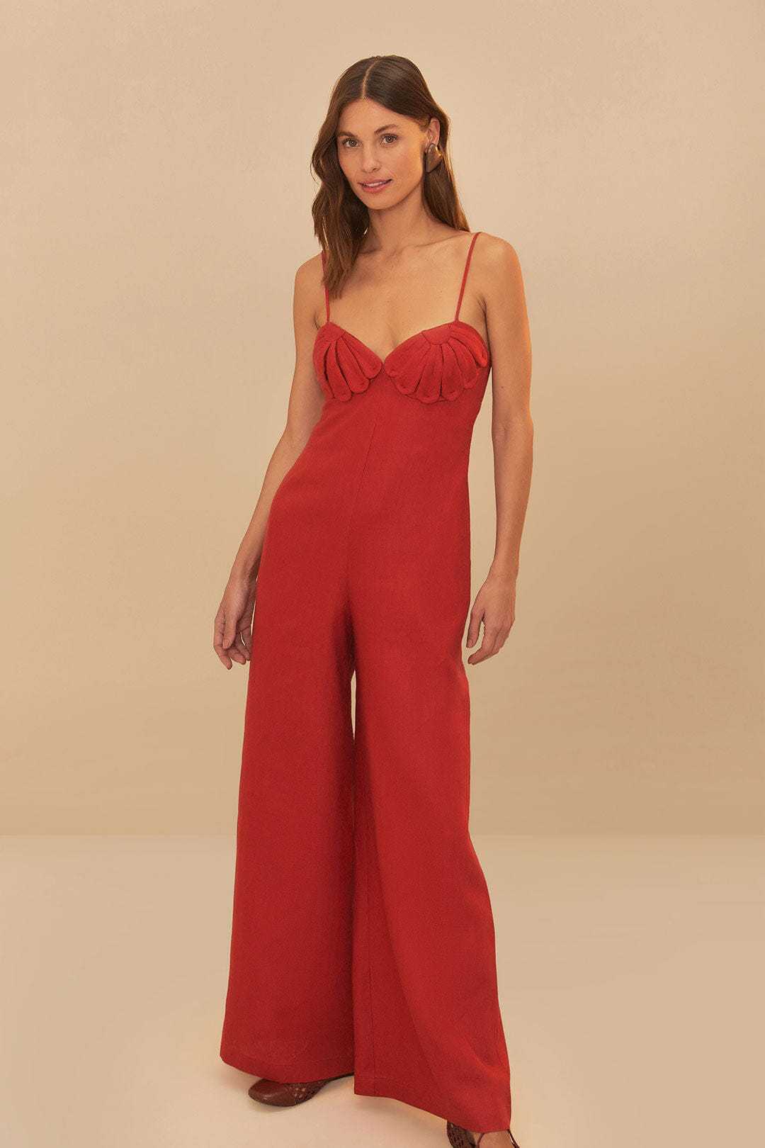 Damen Eleganter Jumpsuit mit voluminösen Rüschendetails und fließendem Schnitt Echo Archiv