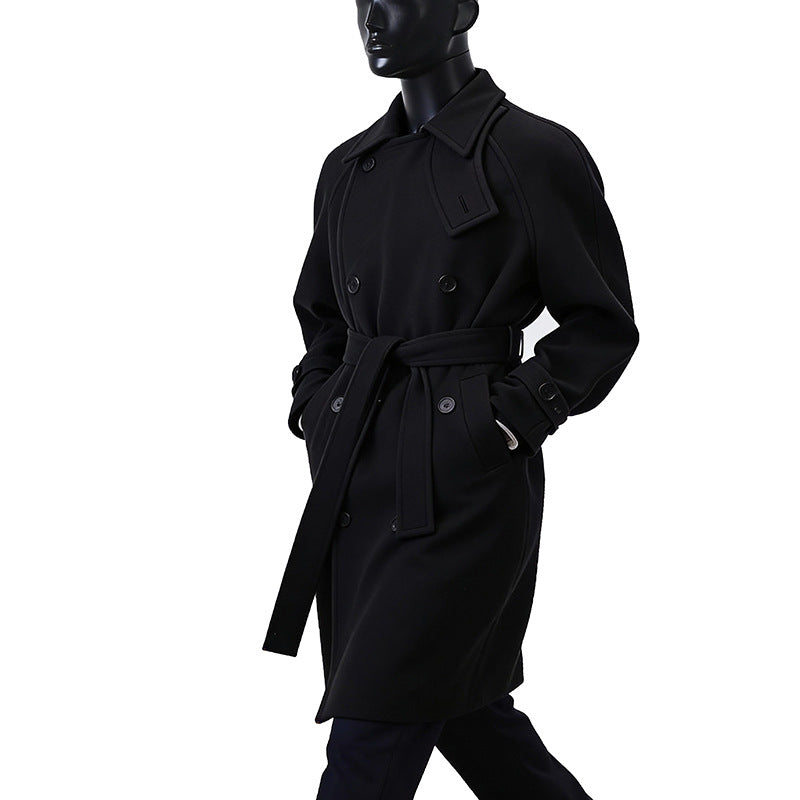 Herren Eleganter Mantel im Longcoat‑Stil aus Wollmix mit Doppelreihe, taillierendem Bindegürtel und dekorativer Schulterpasse Echoarchiv