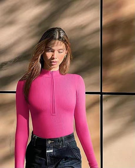 Damen Enganliegendes Rippstrick-Longsleeve mit Halbzip und Stehkragen Echoarchiv