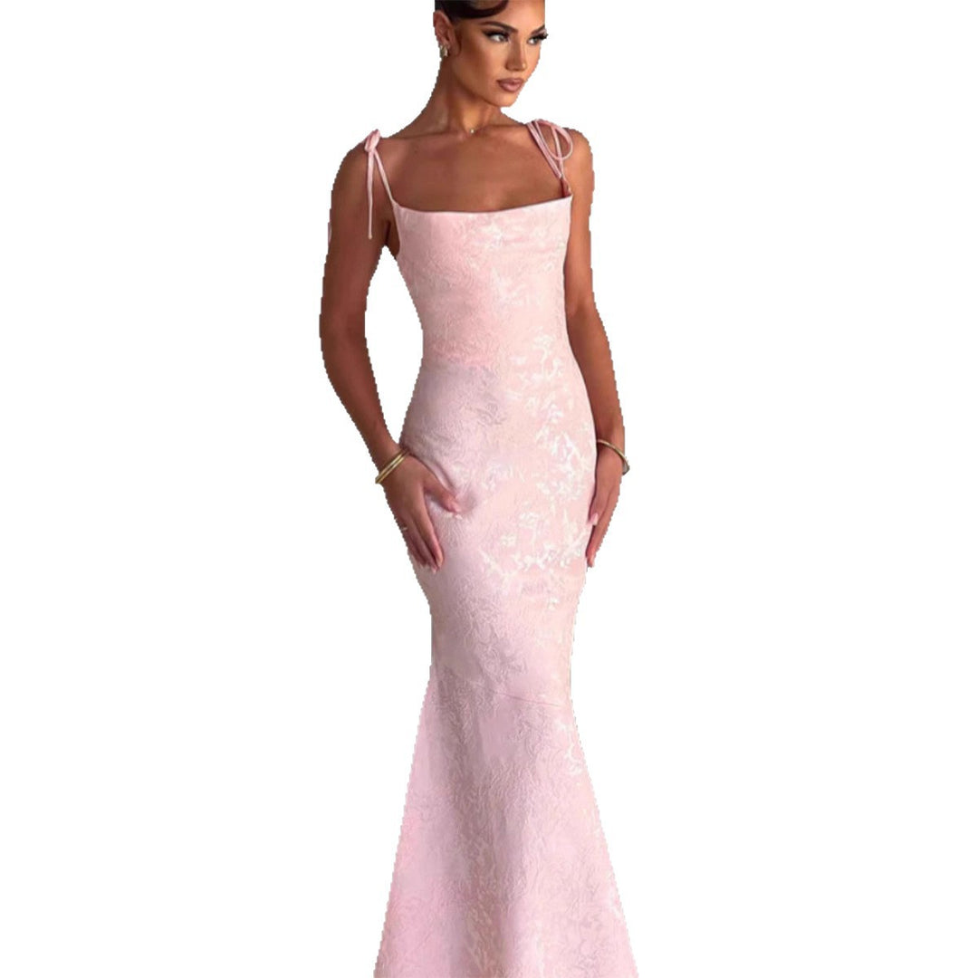 Damen Elegantes Maxikleid mit verführerischen Spaghettiträgern Echo Archiv