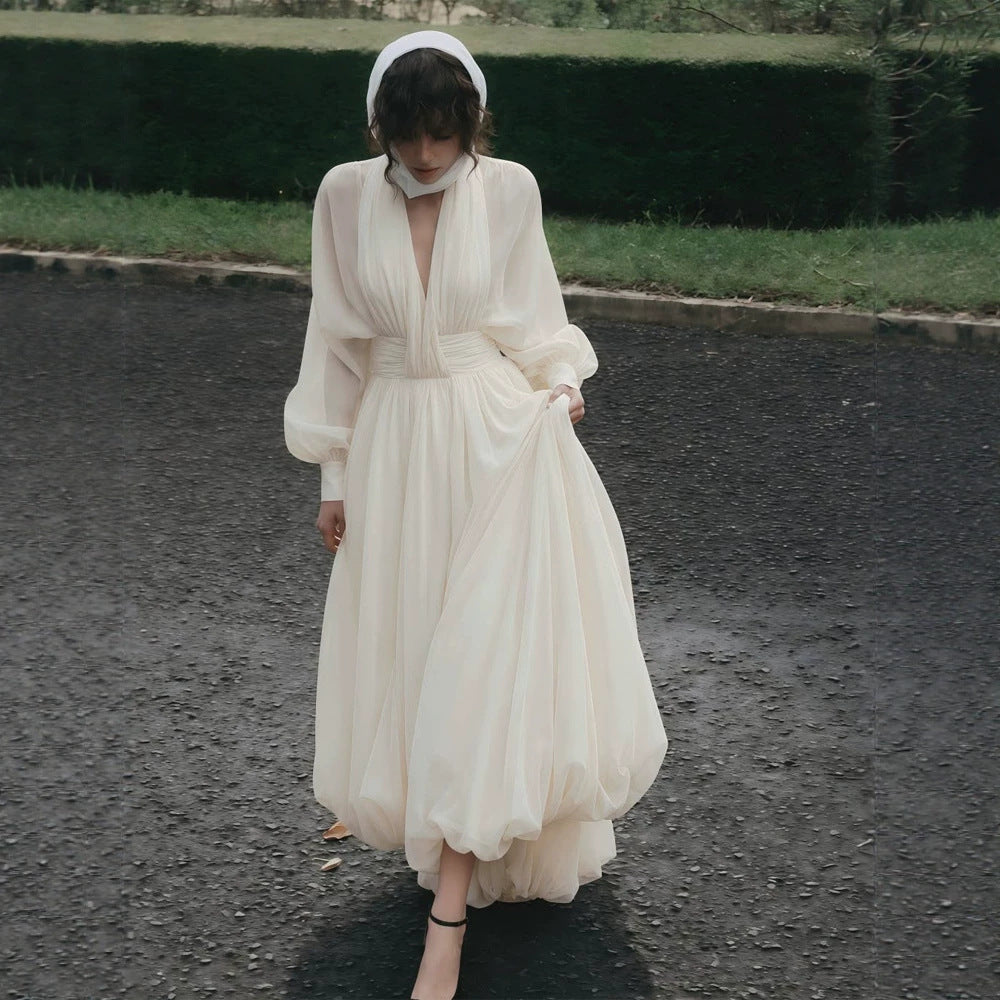 Damen Luftiges Plissiertes Maxikleid mit Ballon‑Saum, V‑Ausschnitt und Schalkragen Echoarchiv