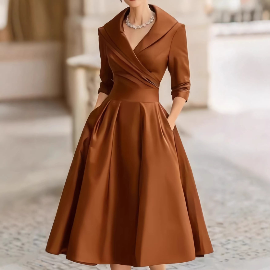 Damen Elegantes Satin-Midikleid mit Wickeloberteil, mittellangen Ärmeln und Eingrifftaschen Echo Archiv