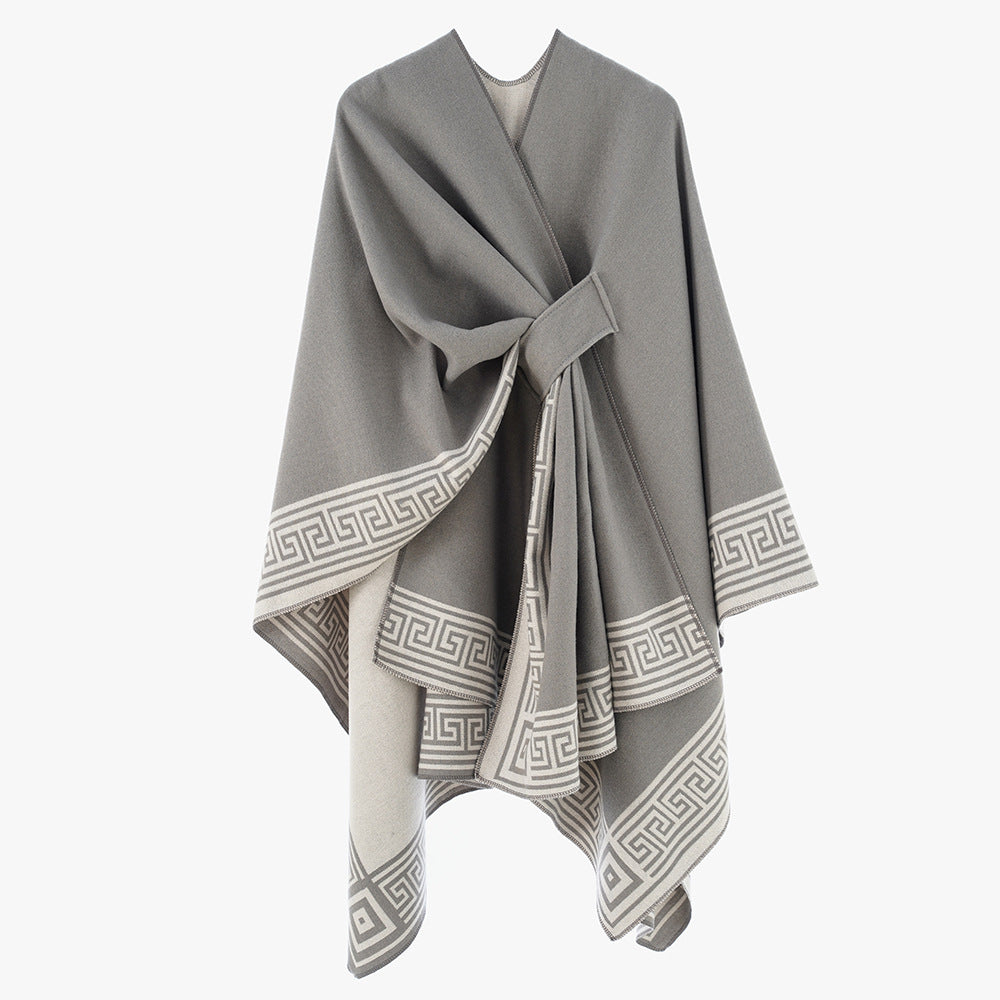 Damen Cape-Umhang aus Wollmix, reversibel mit Bindegürtel und Mäanderbordüre Echo Archiv