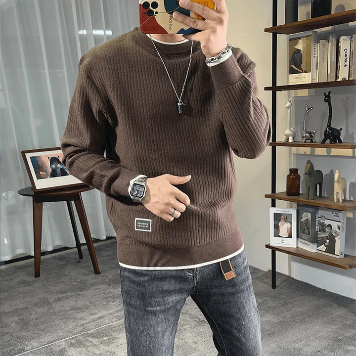 Herren Feinstrick-Ripppullover mit Rundhalsausschnitt und legerer Oversize-Passform Echoarchiv
