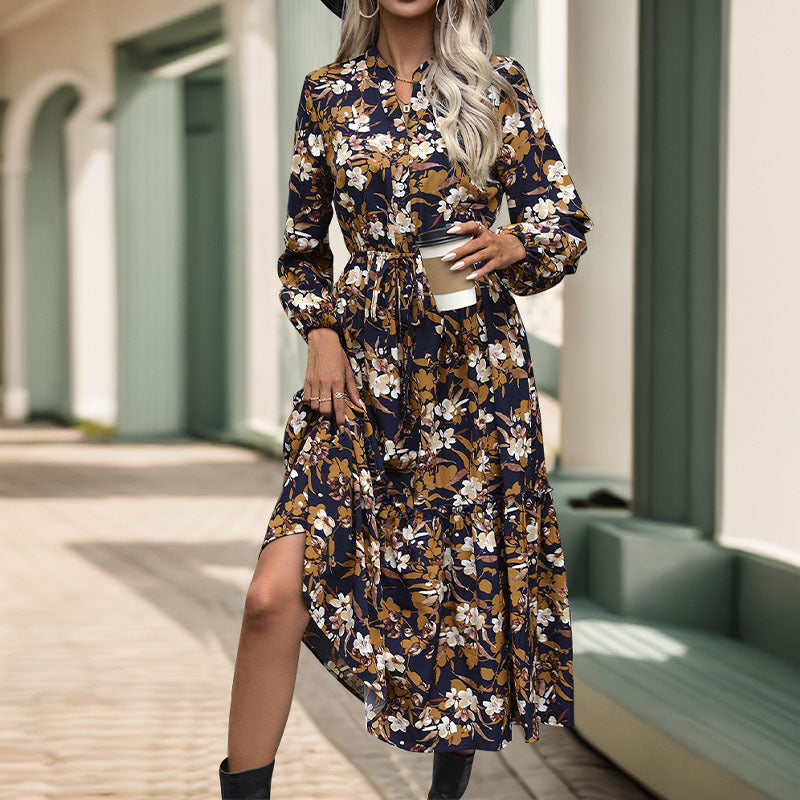 Damen Langärmeliges Midikleid mit Bindegürtel, Stufensaum und seitlichem Schlitz Echoarchiv