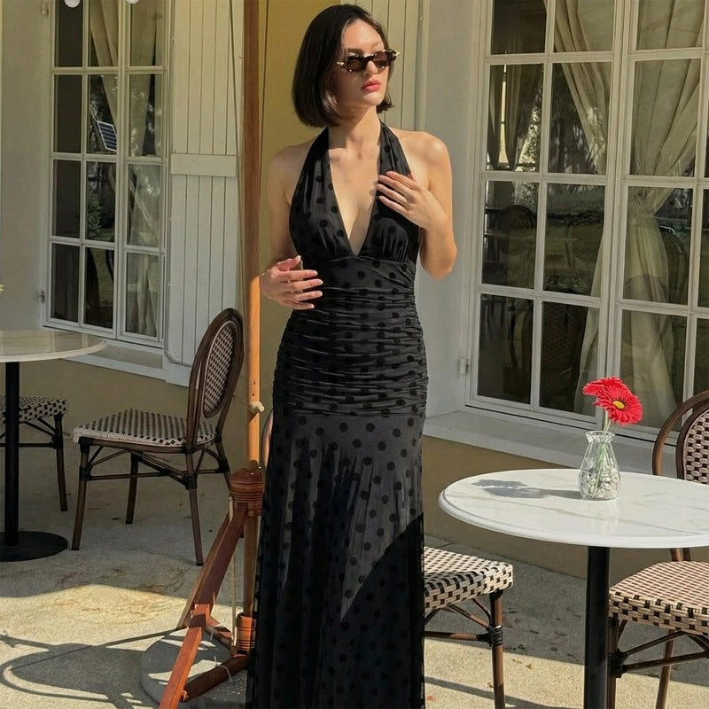 Damen Elegantes Maxikleid mit tiefem Ausschnitt und voluminösem Rock Echo Archiv