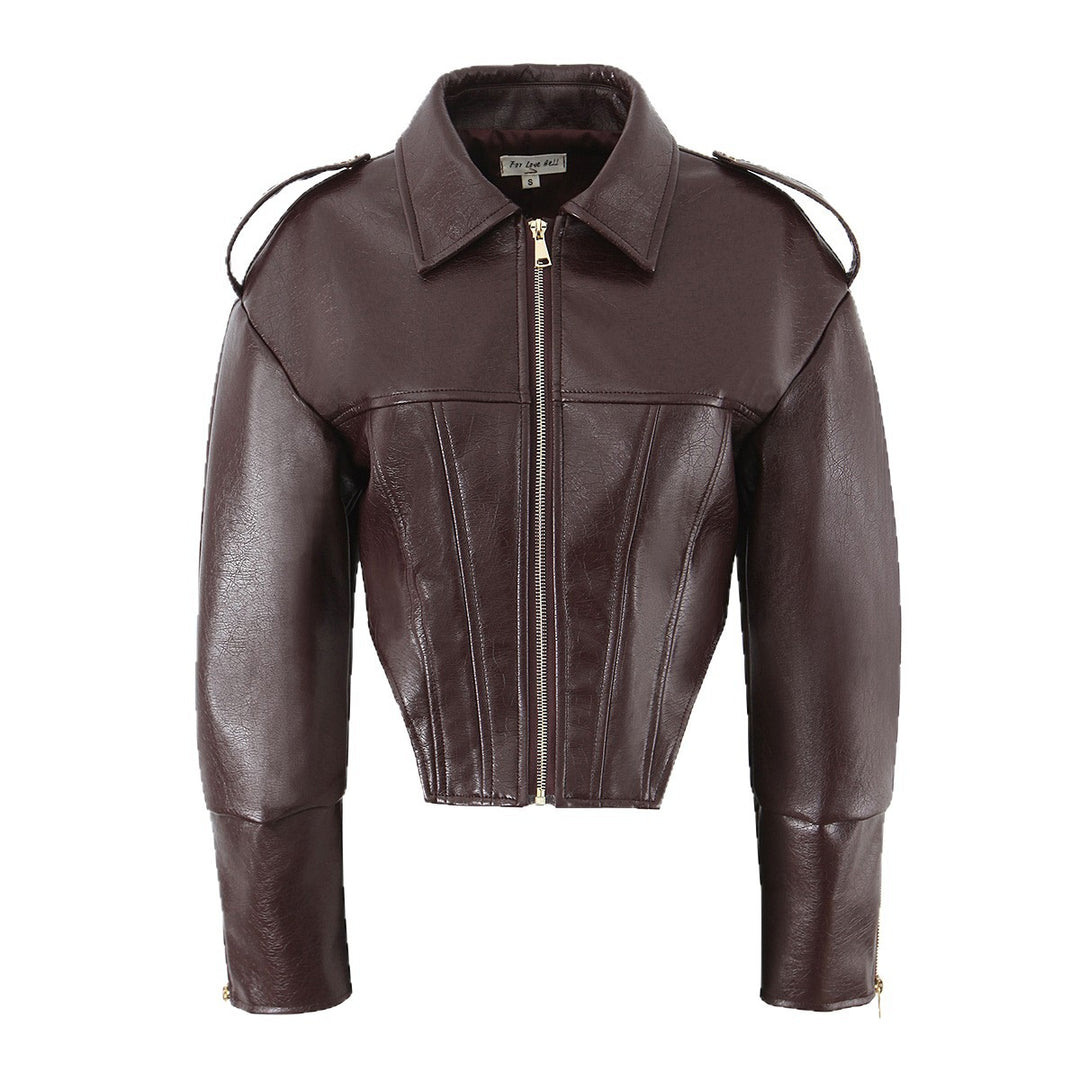 Damen Kurz geschnittene taillierte Bikerjacke aus Lederimitat mit Korselett-Nähten und Schulterklappen Echoarchiv