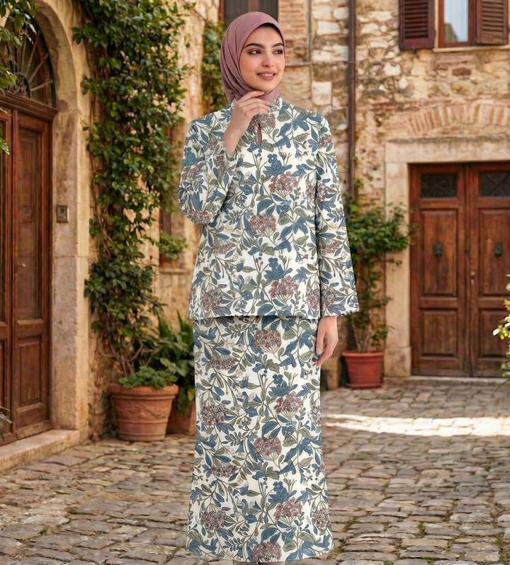 Damen Zweiteiliges Modest-Set aus Tunika mit Stehkragen und geradem Maxirock mit Blumenprint Echo Archiv