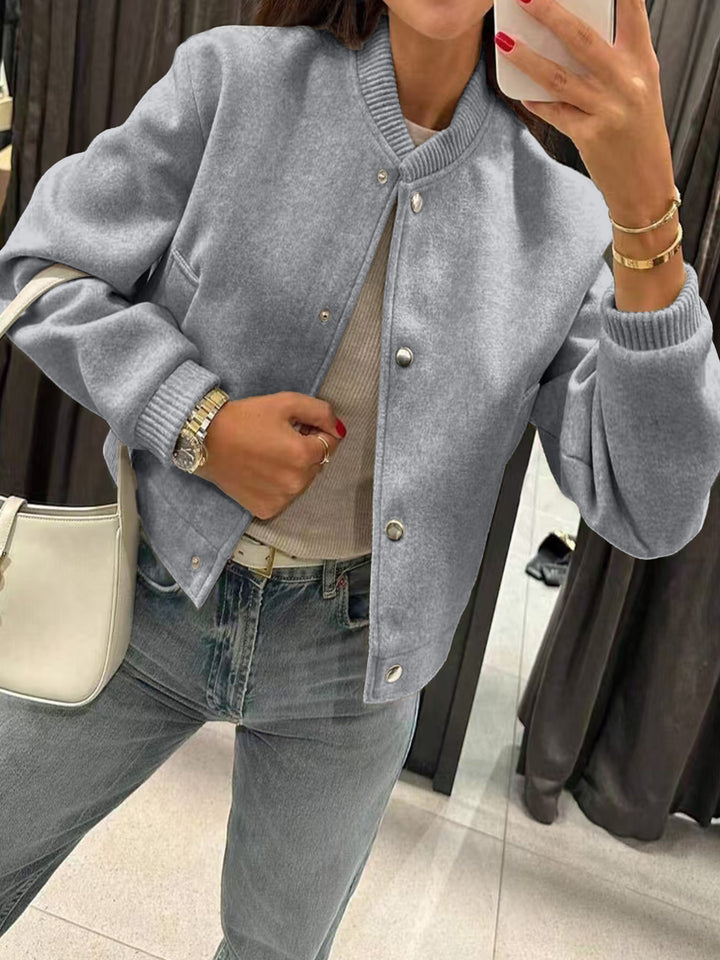 Damen Kurzjacke im Bomberstil aus Teddyfleece mit Rippbündchen – Avenza
