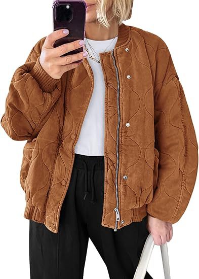 Damen Gepolsterte Oversize-Stepp-Bomberjacke mit Rippbündchen und dekorativer Ziersteppung Echo Archiv