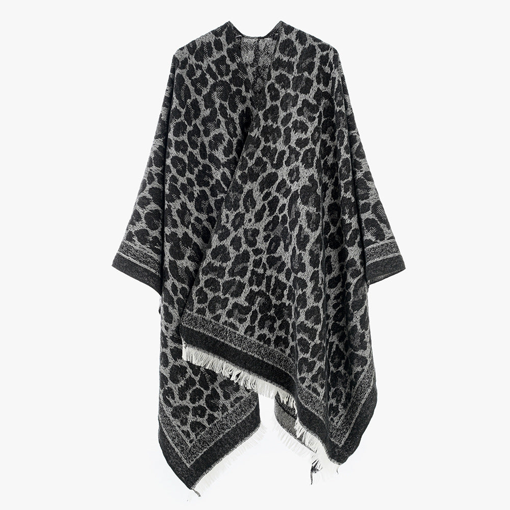 Damen Jacquard-Capeponcho mit Leo-Struktur und Fransensaum Echo Archiv