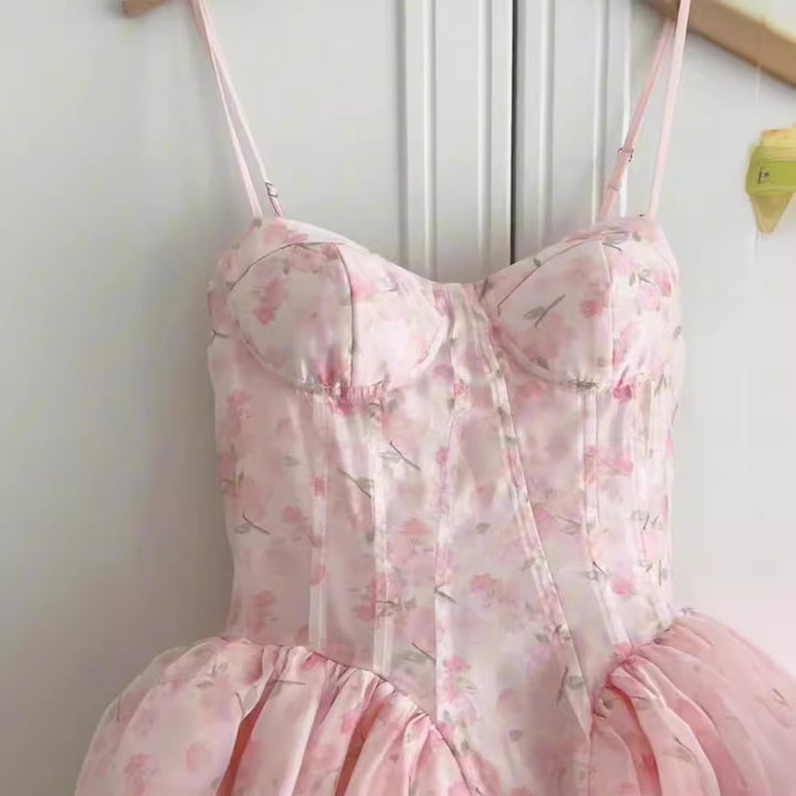 Damen Cocktailkleid mit trägerlosem Oberteil und schwingendem Tüllrock Echo Archiv