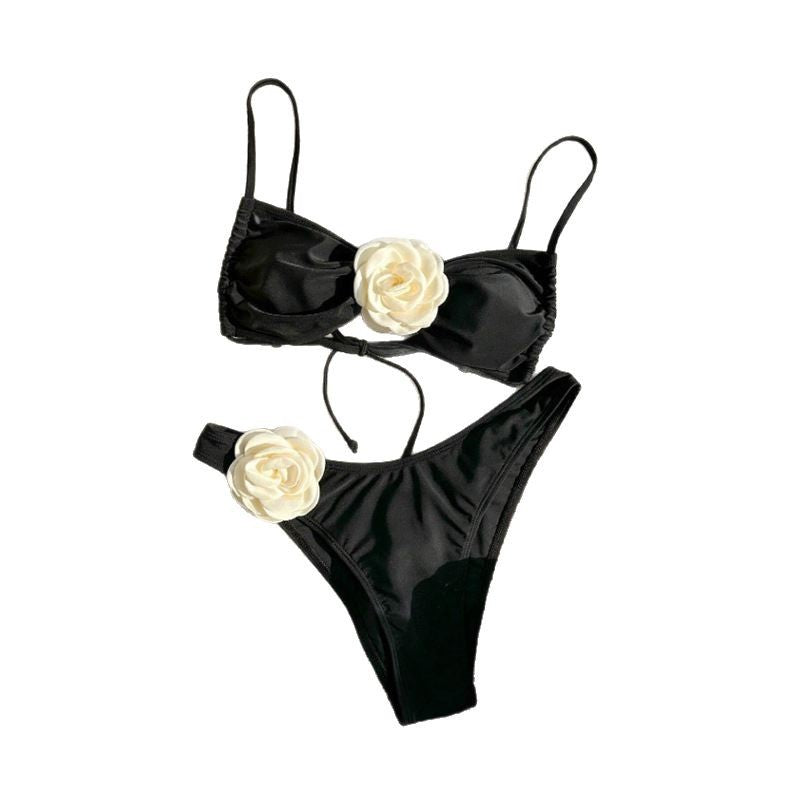 Damen Eleganter Bikini mit floralem Dekor Echo Archiv