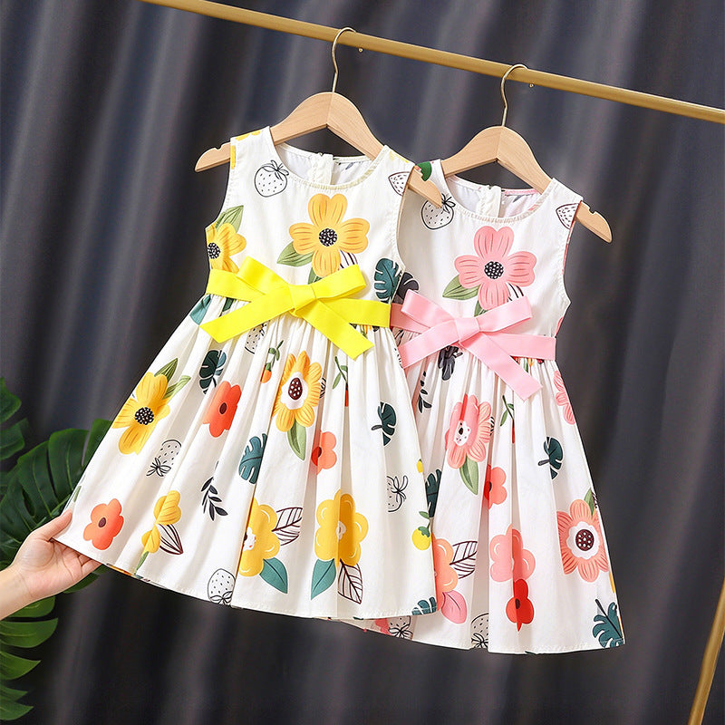 Mädchen Sommerkleid mit buntem Punkten-Design Echo Archiv