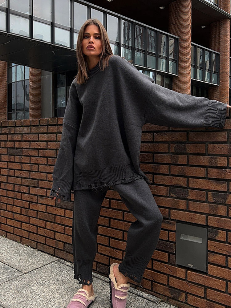 Damen Oversize-Strickset aus Feinstrick mit Destroyed-Saum, weitem Pullover und legerer Schlupfhose Echoarchiv