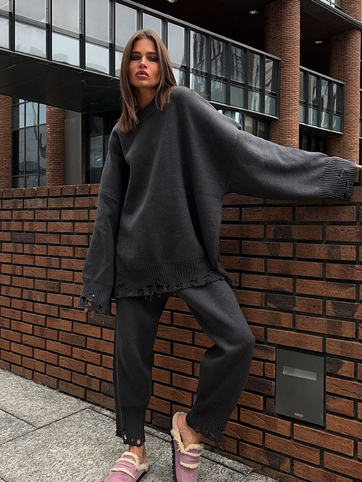 Damen Oversize-Strickset aus Feinstrick mit Destroyed-Saum, weitem Pullover und legerer Schlupfhose Echoarchiv