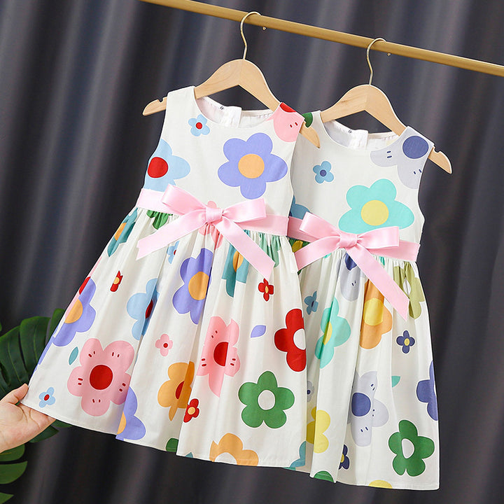 Mädchen Sommerkleid mit buntem Blumenmuster Echo Archiv