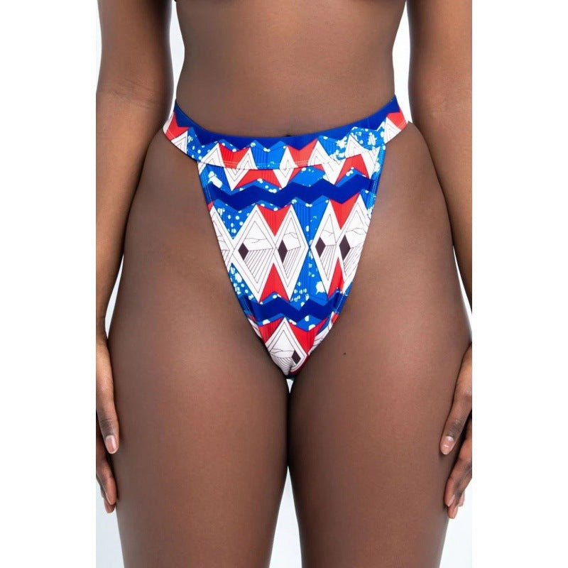 Damen Bikinis mit hohen Beinausschnitten und geometrischem Muster Echo Archiv