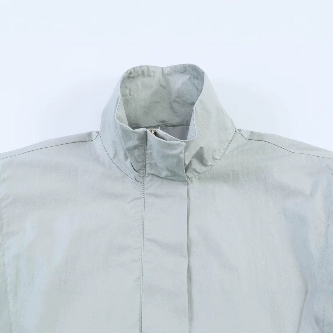 Damen Gekürzte Utility-Jacke mit hohem Stehkragen, weiten Raglanärmeln und verdeckter Frontblende Echo Archiv