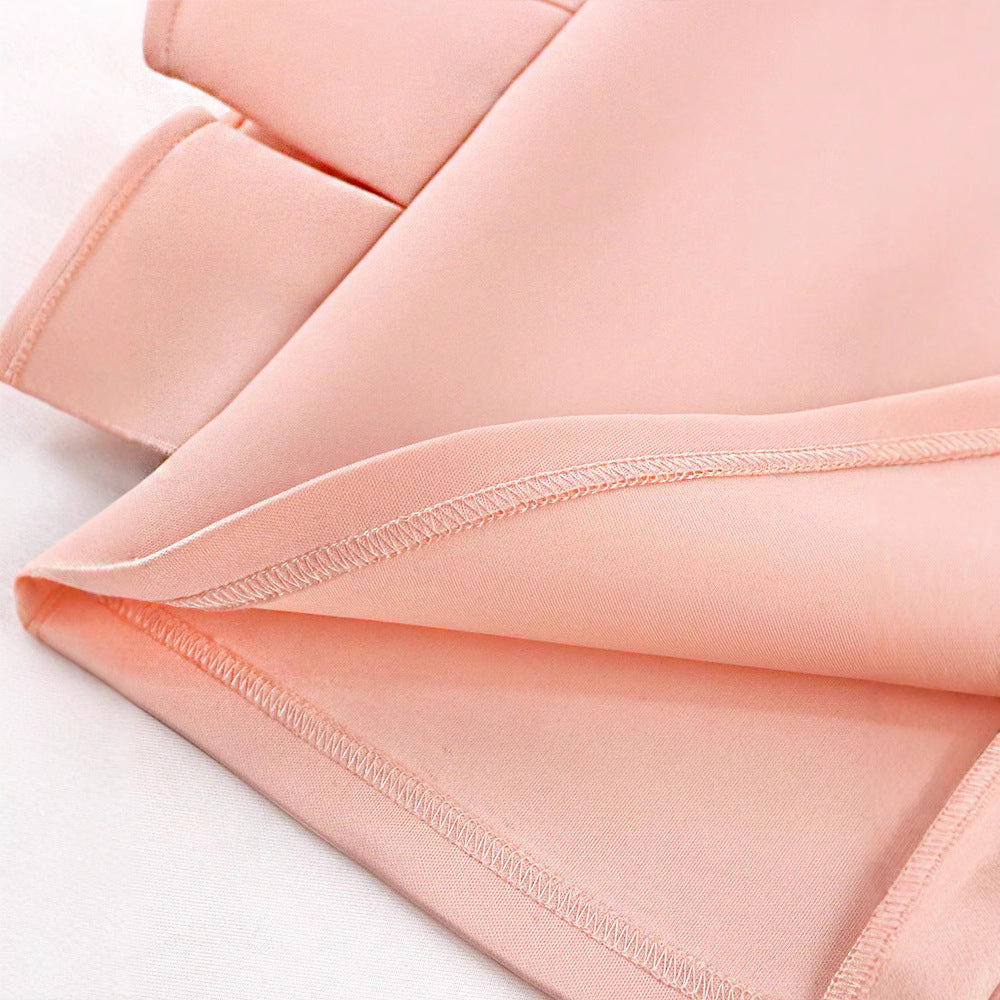 Damen Elegantes Minikleid mit asymmetrischem Schnitt und voluminösen Rüschen Echo Archiv