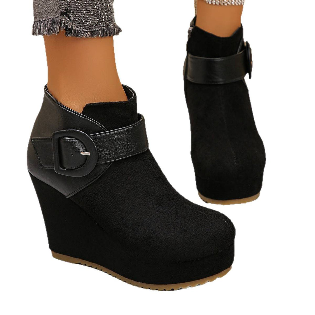 Damen Modische Wedge Stiefeletten mit Reißverschluss und Schnallen-Detail – Varelle