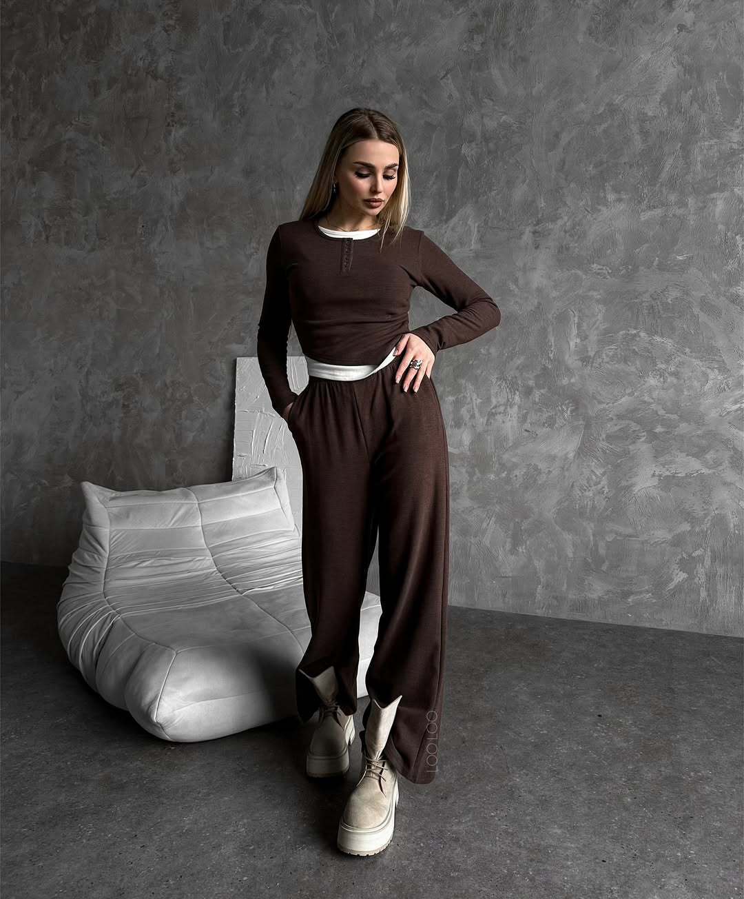 Damen Loungewear-Set aus weichem Modal mit Henley-Knopfleiste und weitem High‑Waist Loungehose – Élanora