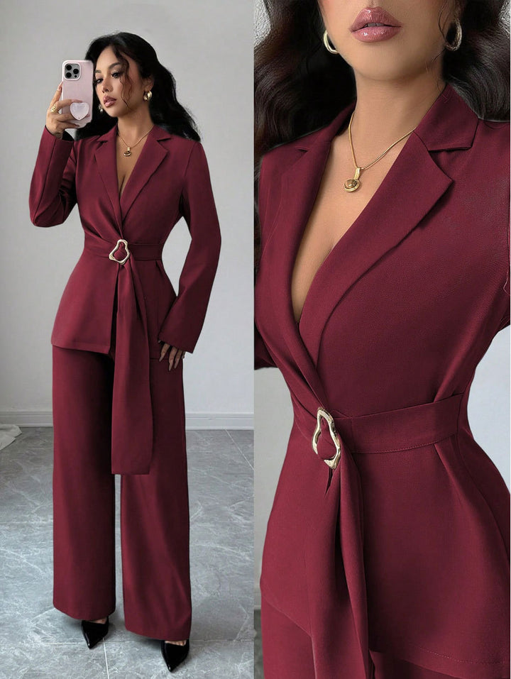 Damen Elegantes Blazer-Kostüm mit Taillengürtel Echo Archiv