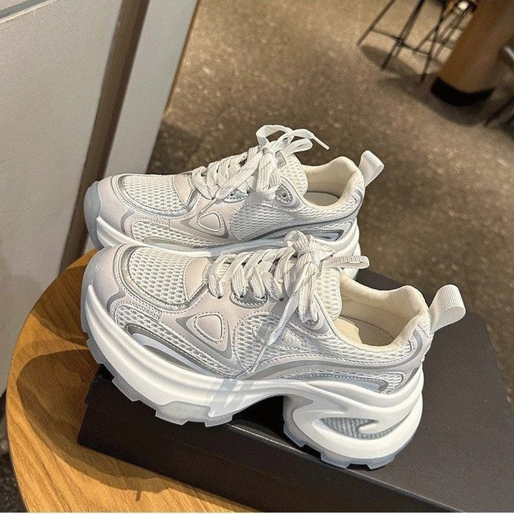 Damen Sportliche Sneakers mit atmungsaktiver Mesh-Oberfläche und gepolsterter Sohle Echo Archiv