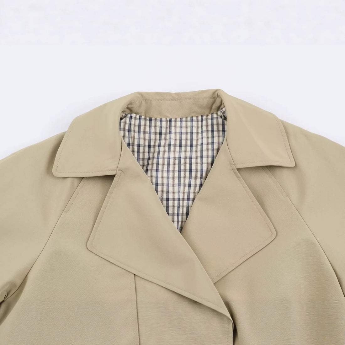 Damen Kurzer Oversize-Trenchcoat mit Tunnelzug-Taille und breitem Revers Echo Archiv