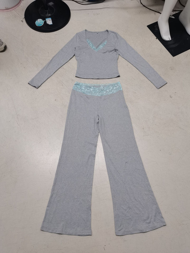 Damen nan Lounge-Set mit Spitzenbund, V-Ausschnitt und ausgestellter Schlaghose Echo Archiv