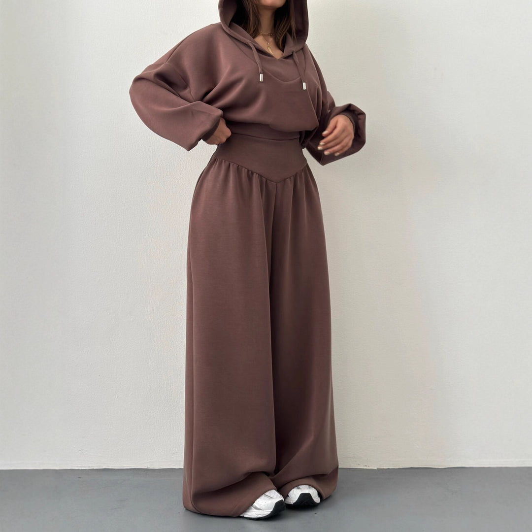 Damen nan luxuriöses Freizeitset Kapuzenpullover mit V-Ausschnittdetail und Culotte mit hoher Taille Echo Archiv