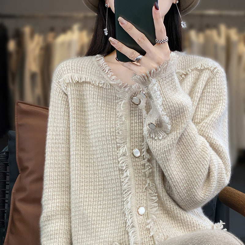 Damen Strickcardigan mit Fransenblende, Perlmuttknopfleiste und aufgesetzten Taschen Echoarchiv