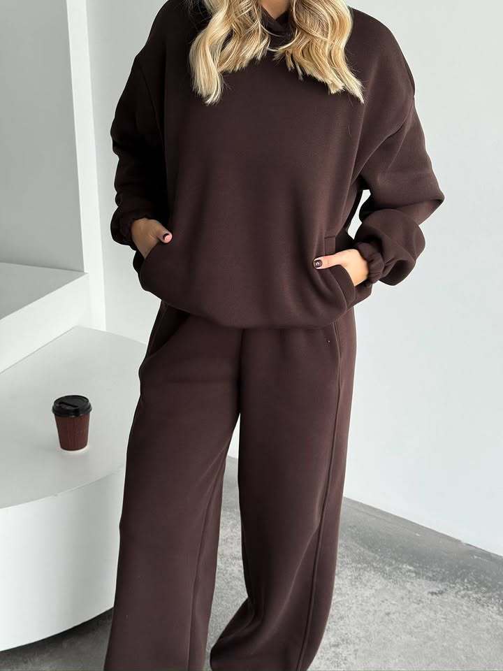 Damen Oversize Loungewear-Set aus schwerem Sweat mit Kapuzenpullover und weitem hochgeschnittenem Jogger – Auréline