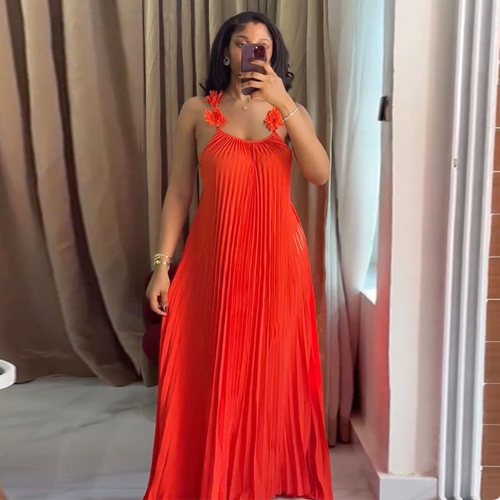 Damen Elegantes Maxikleid mit lässigem Faltenwurf und dekorativen Schulterblüten Echo Archiv