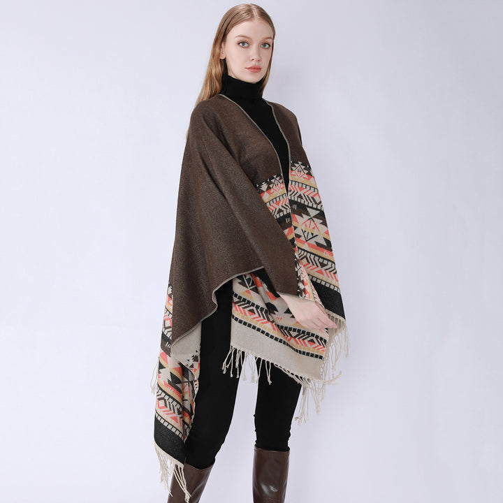 Damen V-Kragen-Überwurfponcho im Kimono-Fall mit Ethno-Bordüre und Fransensaum Echo Archiv