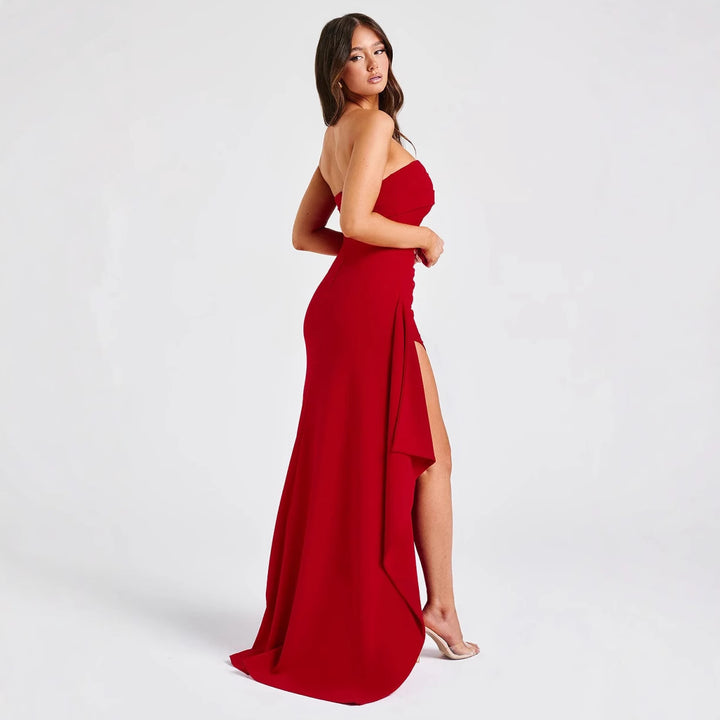 Damen Elegantes trägerloses Abendkleid mit asymmetrischem Schlitz Echo Archiv